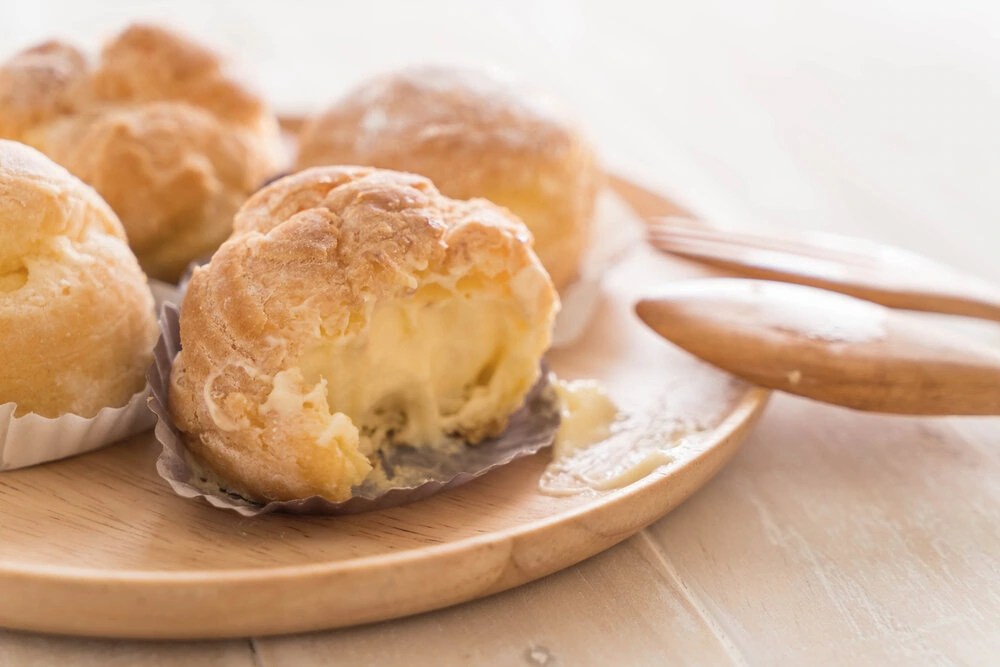 Masa Choux rellena de crema pastelera
